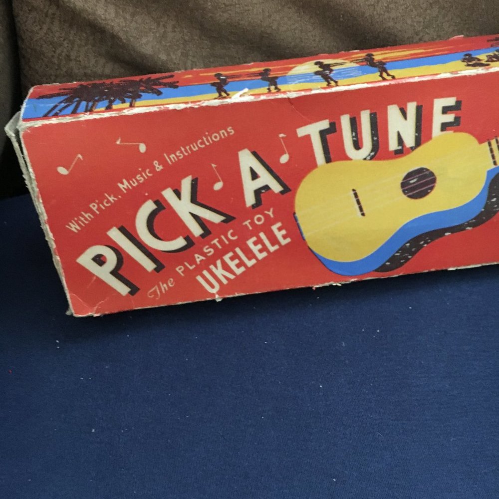 Vintage Toy Ukulele Pick a Tune Toy Town Corporation Original Box Rare - Picture 2 of 6